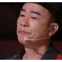 陈小春演唱会上边哭边道歉，陈小春的口碑逆袭给娱乐圈上了一课